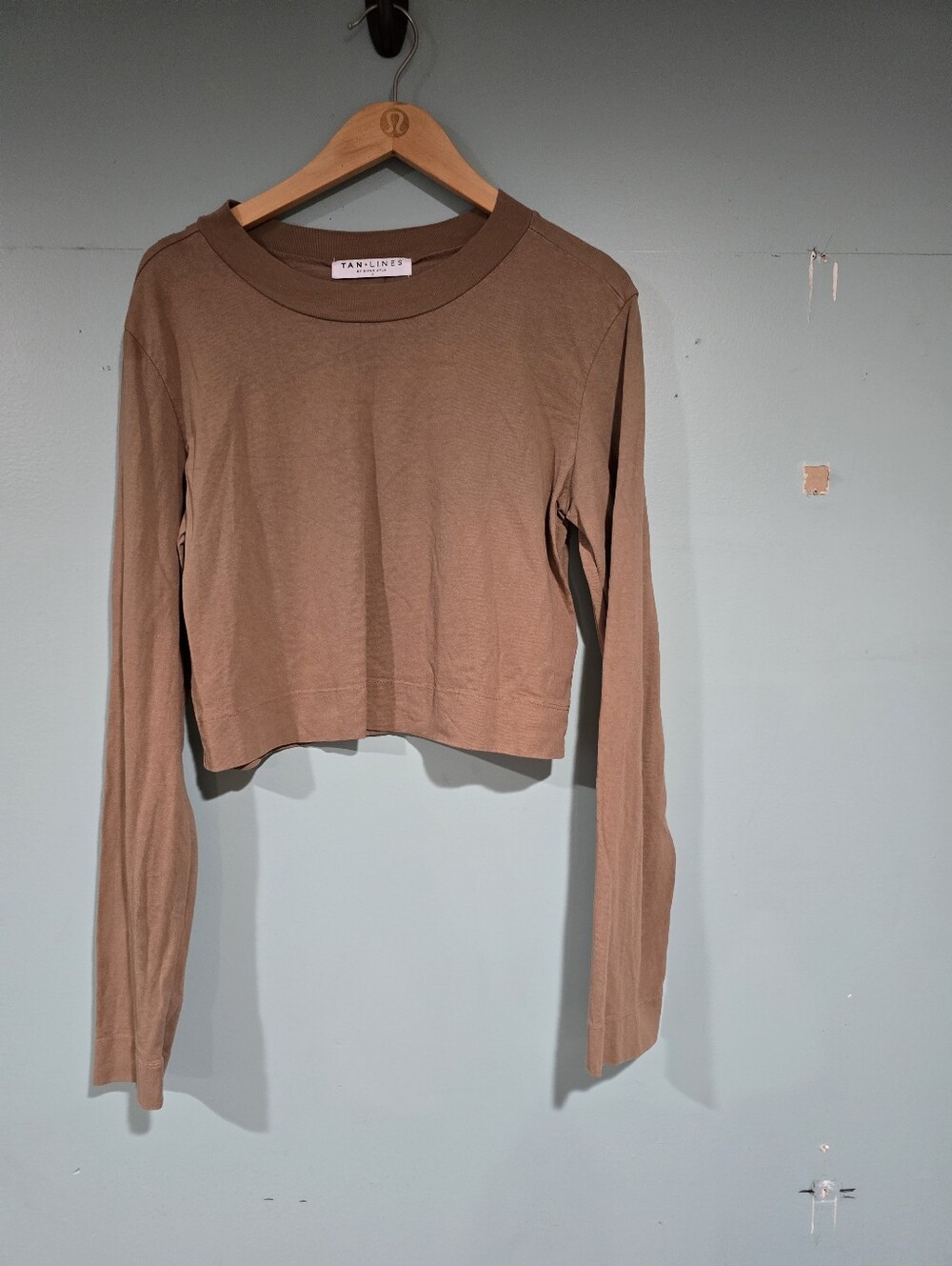 Tan Lines Sivan Ayla Cropped Hollywood Tee Size M